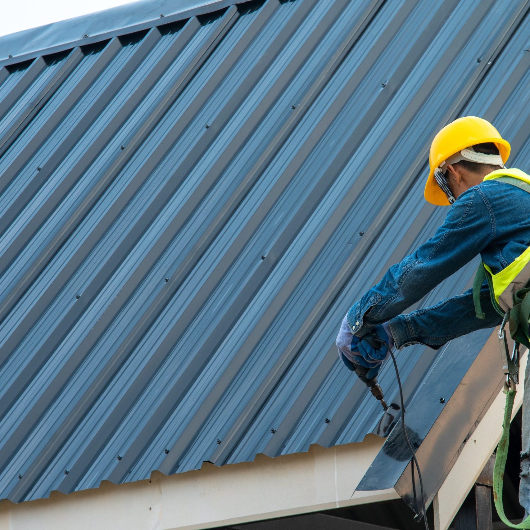 COMMERCIAL ROOF REPLACEMENT: